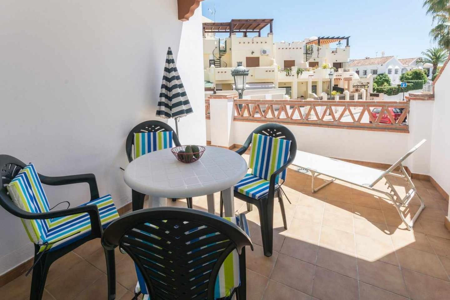 Apartamento Chimenea Playa - 2 Dormitorios Y Terraza Nerja Exterior photo
